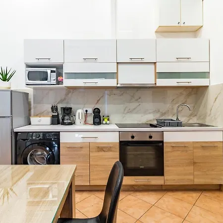 Apartment Vanilla Split