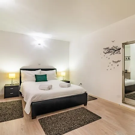 Apartment Vanilla Split